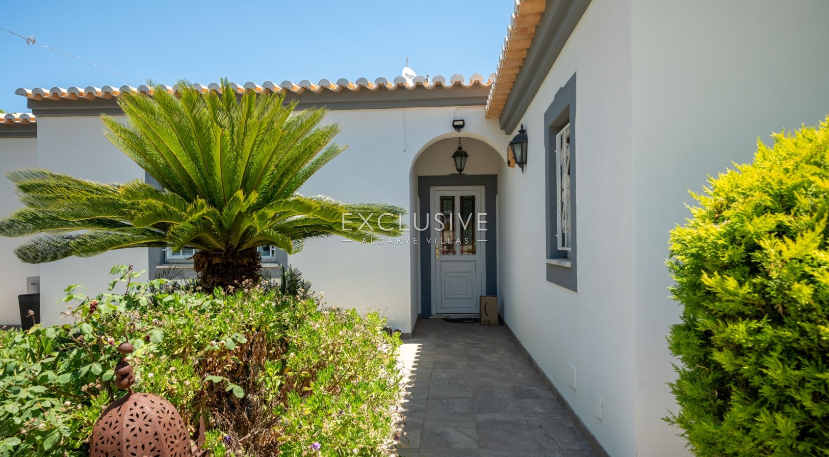 4+2 bedroom villa with pool on large plot in Carvoeiro