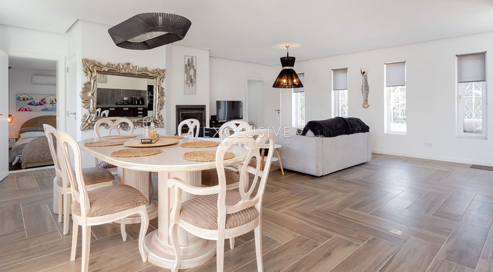 4+2 bedroom villa with pool on large plot in Carvoeiro
