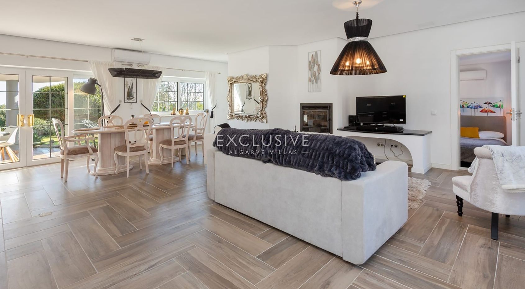 4+2 bedroom villa with pool on large plot in Carvoeiro