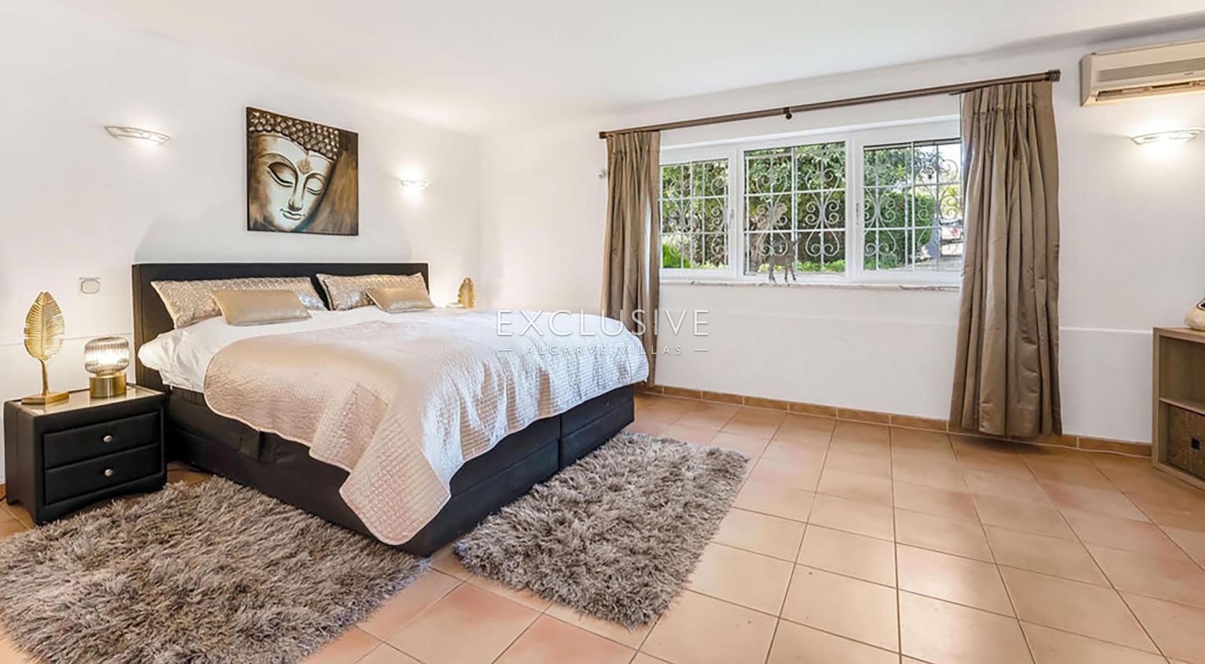 4+2 bedroom villa with pool on large plot in Carvoeiro