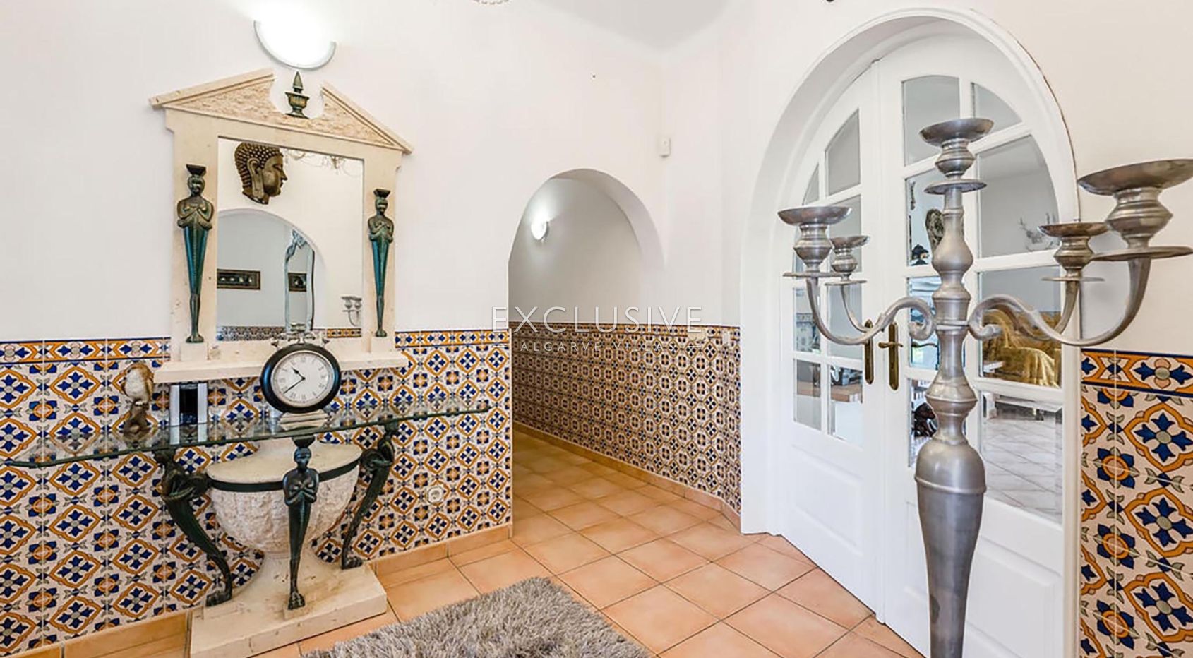 4+2 bedroom villa with pool on large plot in Carvoeiro