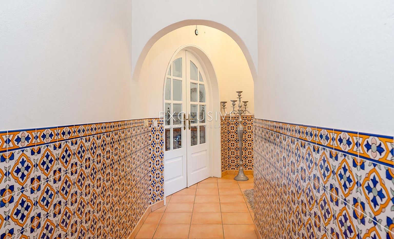 4+2 bedroom villa with pool on large plot in Carvoeiro