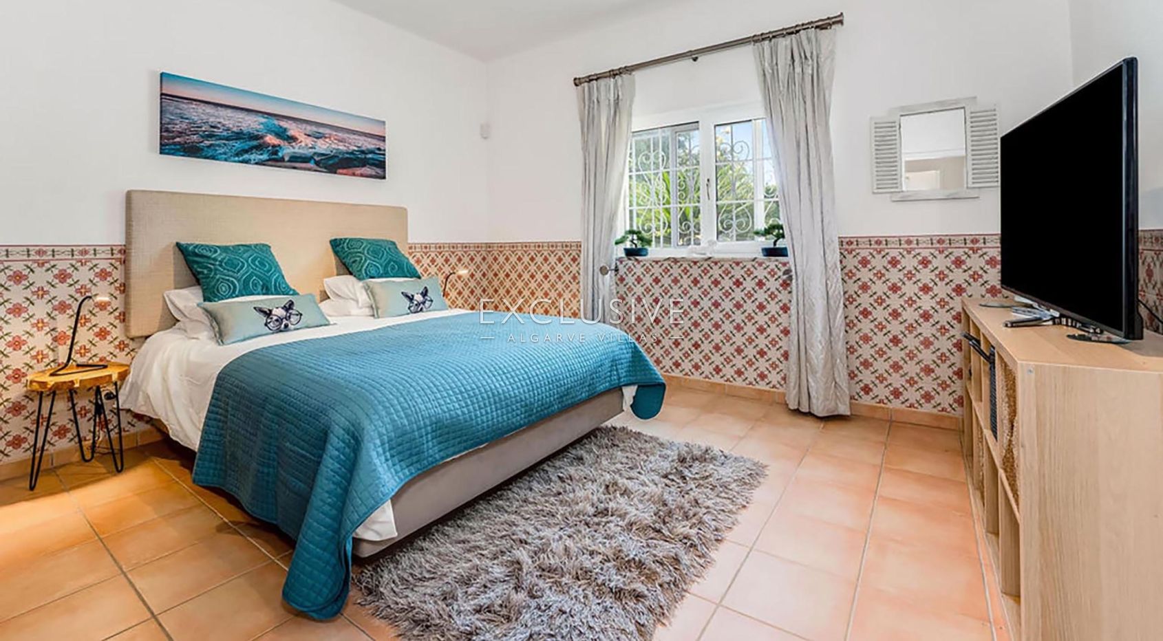 4+2 bedroom villa with pool on large plot in Carvoeiro