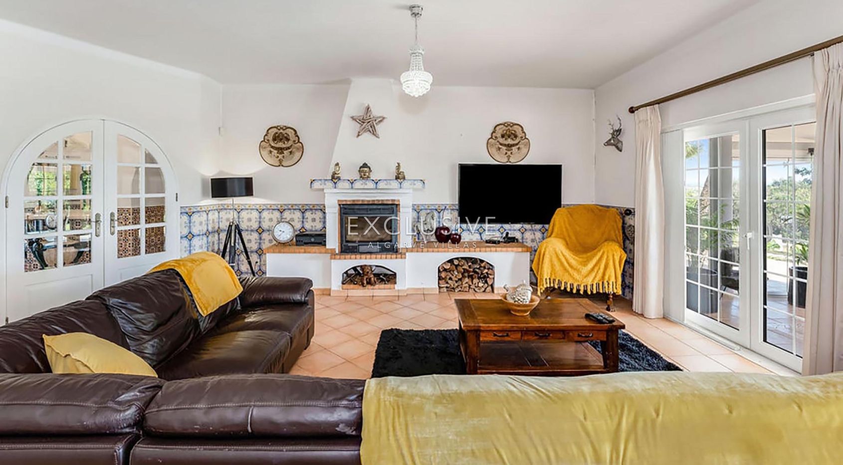 4+2 bedroom villa with pool on large plot in Carvoeiro