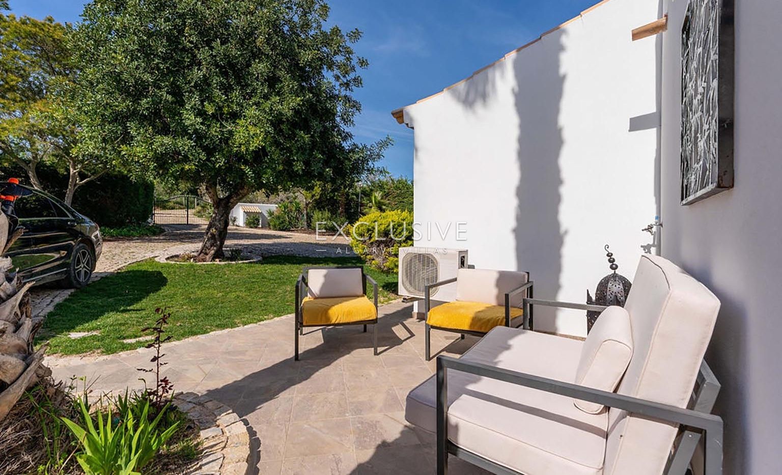 4+2 bedroom villa with pool on large plot in Carvoeiro