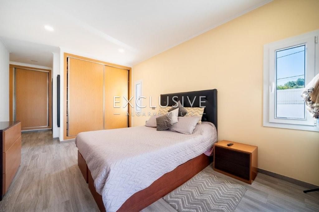 Luxury 4 Bedroom Single level Villa with Private Pool in Penina Golf Portimao in Algarve