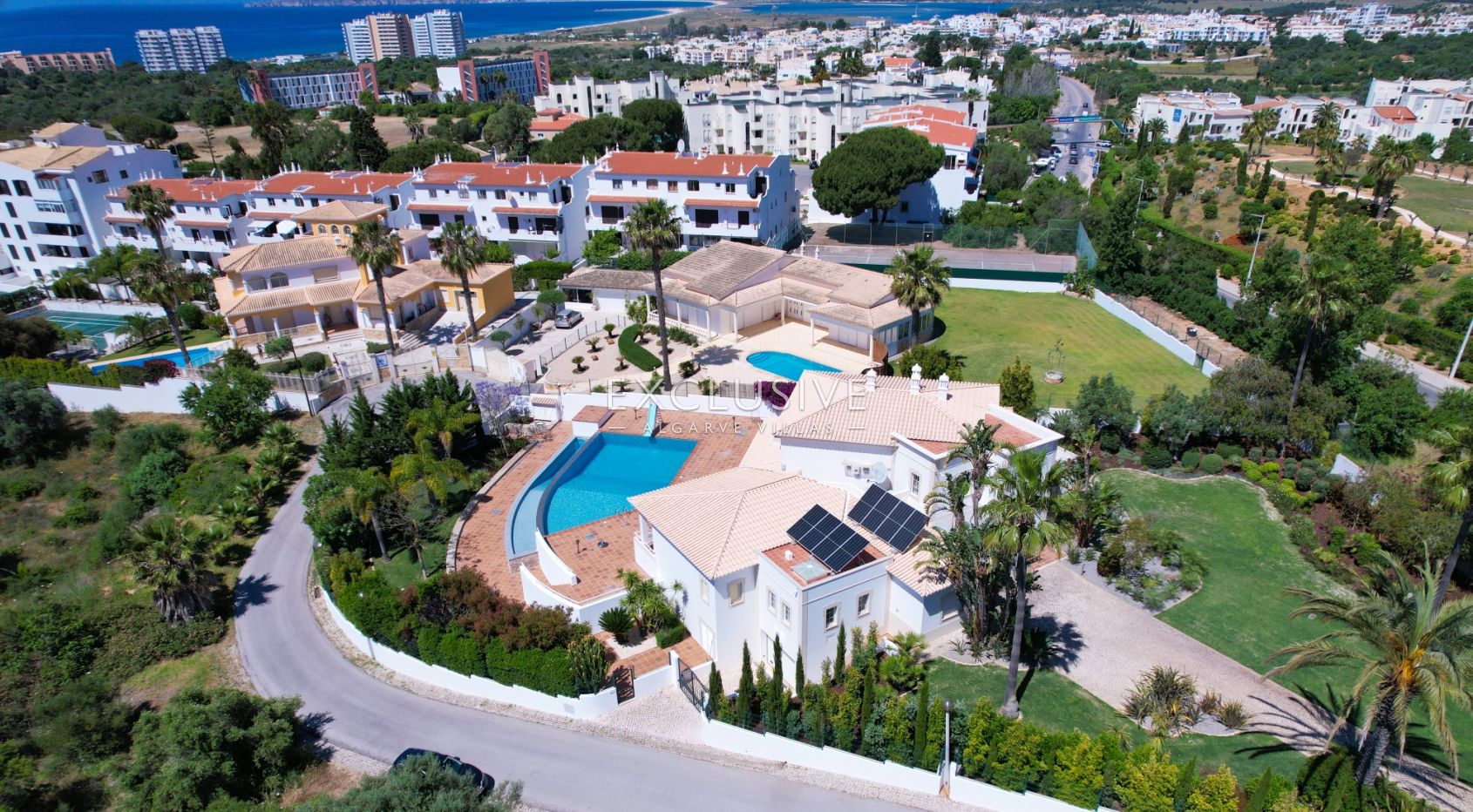 Charming Villa with seaview close to the beach, Alvor, Algarve