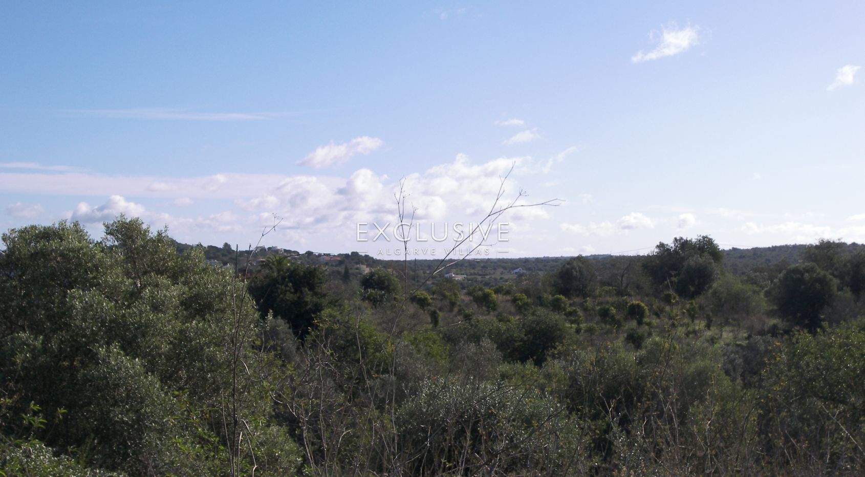 Plot with semi detached ruin near Pera, in Algarve
