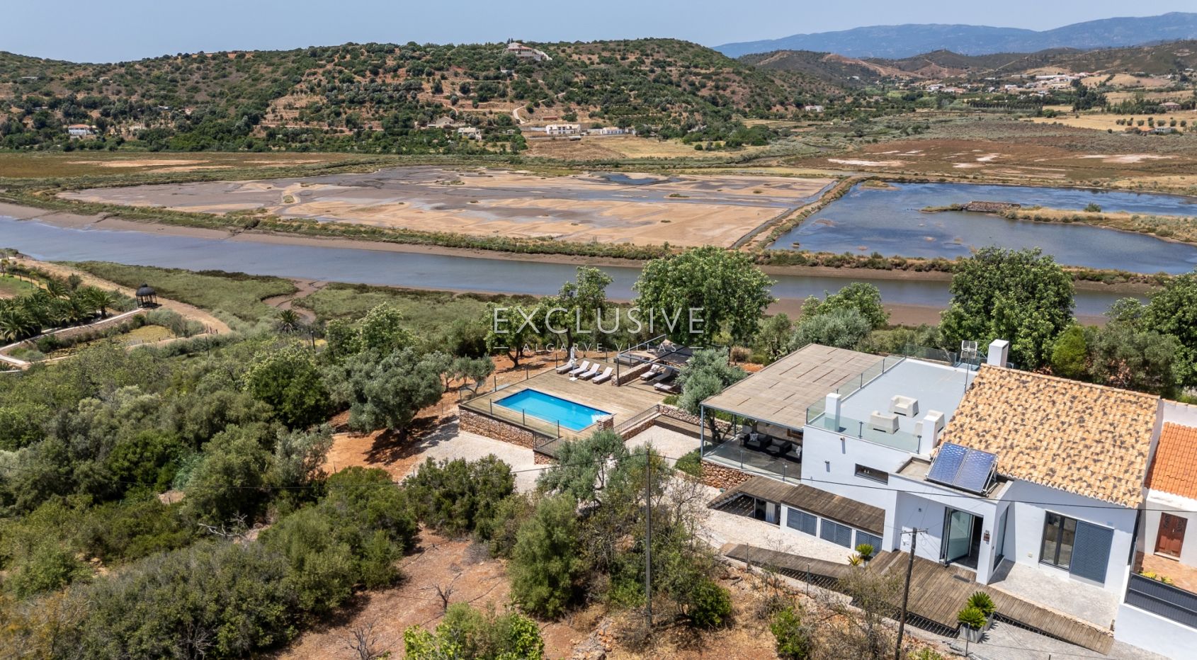 Modern 3+1 bed property, with spectacular river views in Silves, Algarve