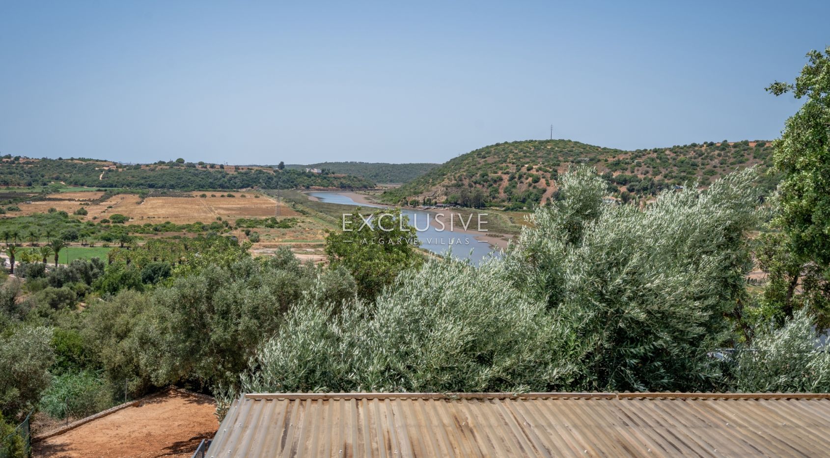 Modern 3+1 bed property, with spectacular river views in Silves, Algarve