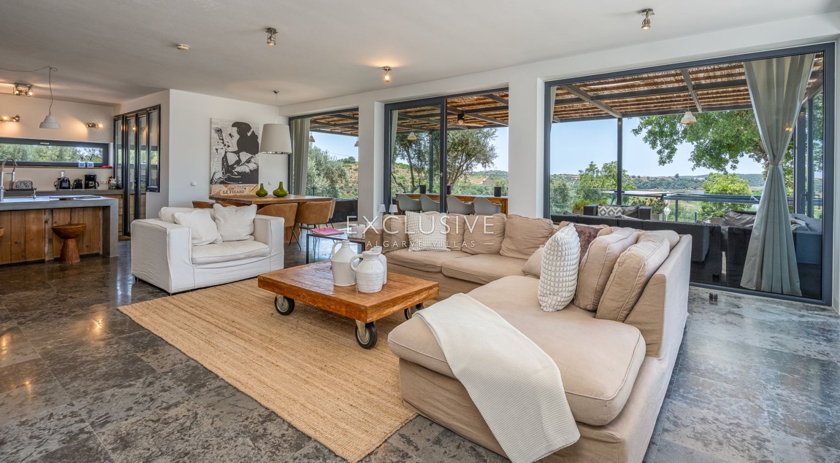 Modern 3+1 bed property, with spectacular river views in Silves, Algarve