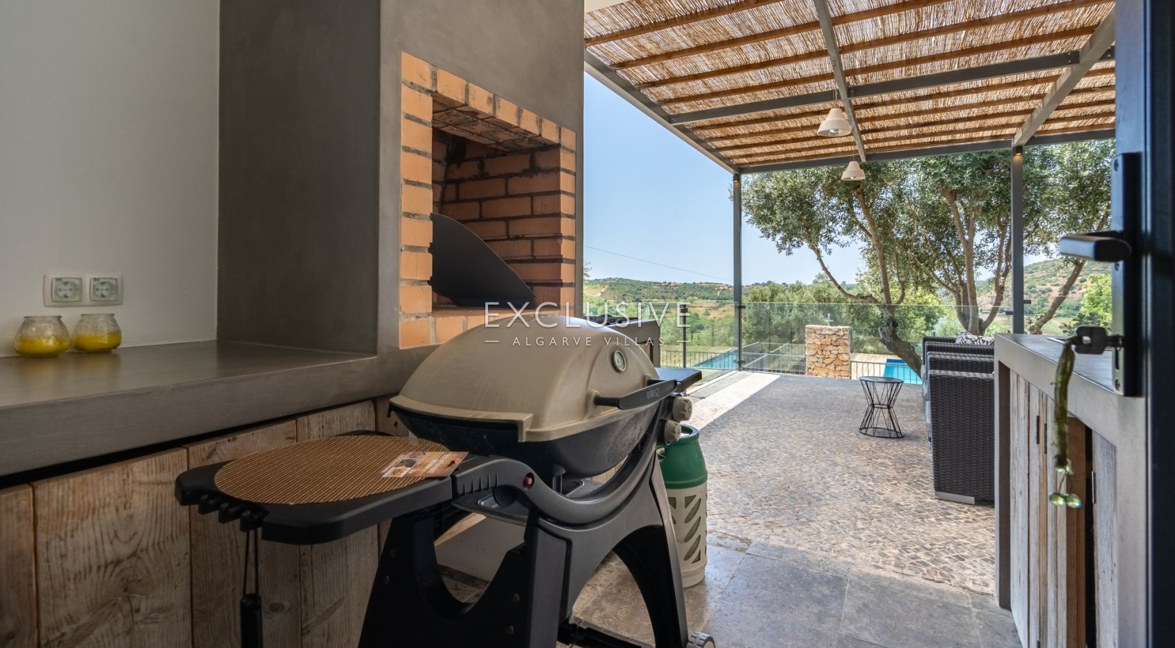 Modern 3+1 bed property, with spectacular river views in Silves, Algarve