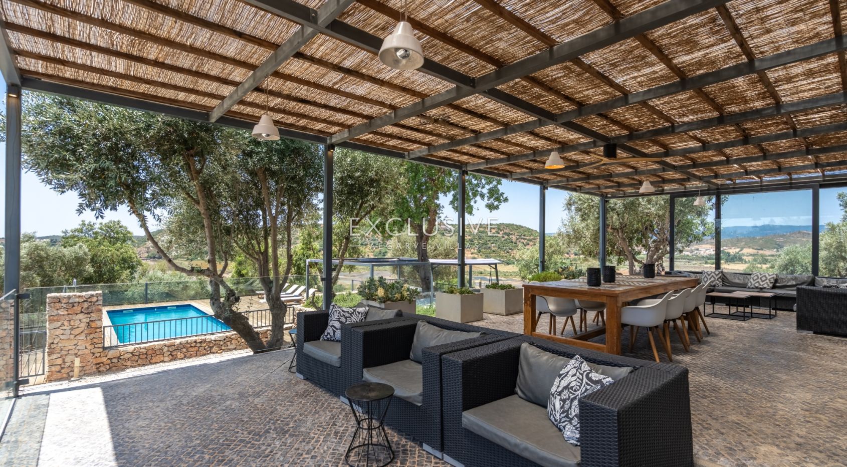 Modern 3+1 bed property, with spectacular river views in Silves, Algarve