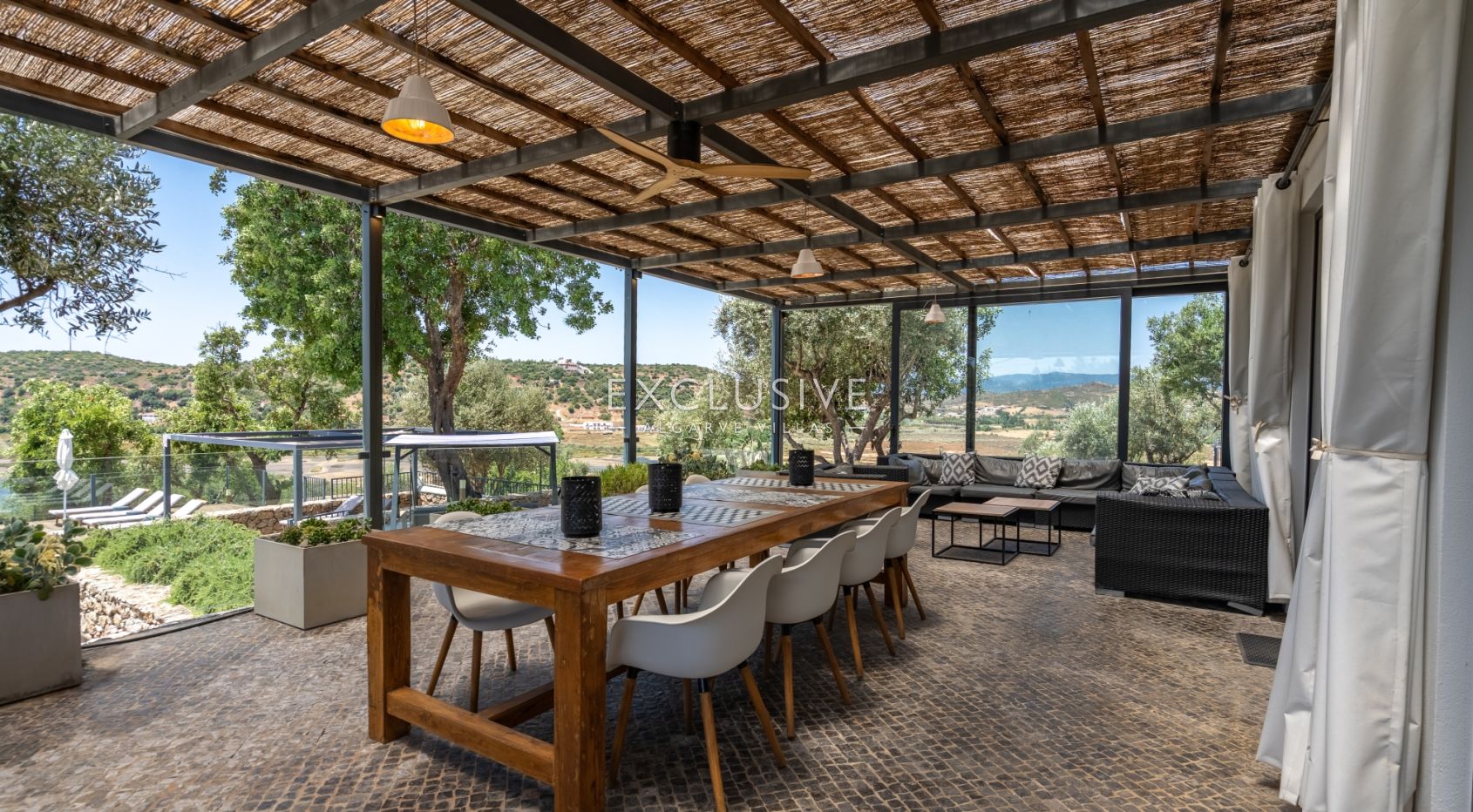 Modern 3+1 bed property, with spectacular river views in Silves, Algarve