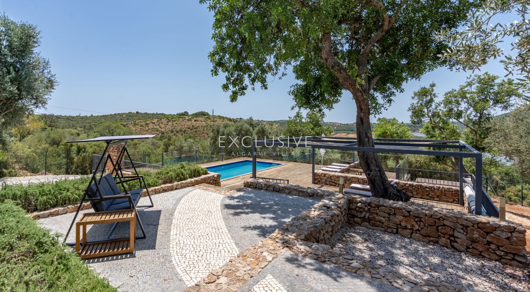 Modern 3+1 bed property, with spectacular river views in Silves, Algarve
