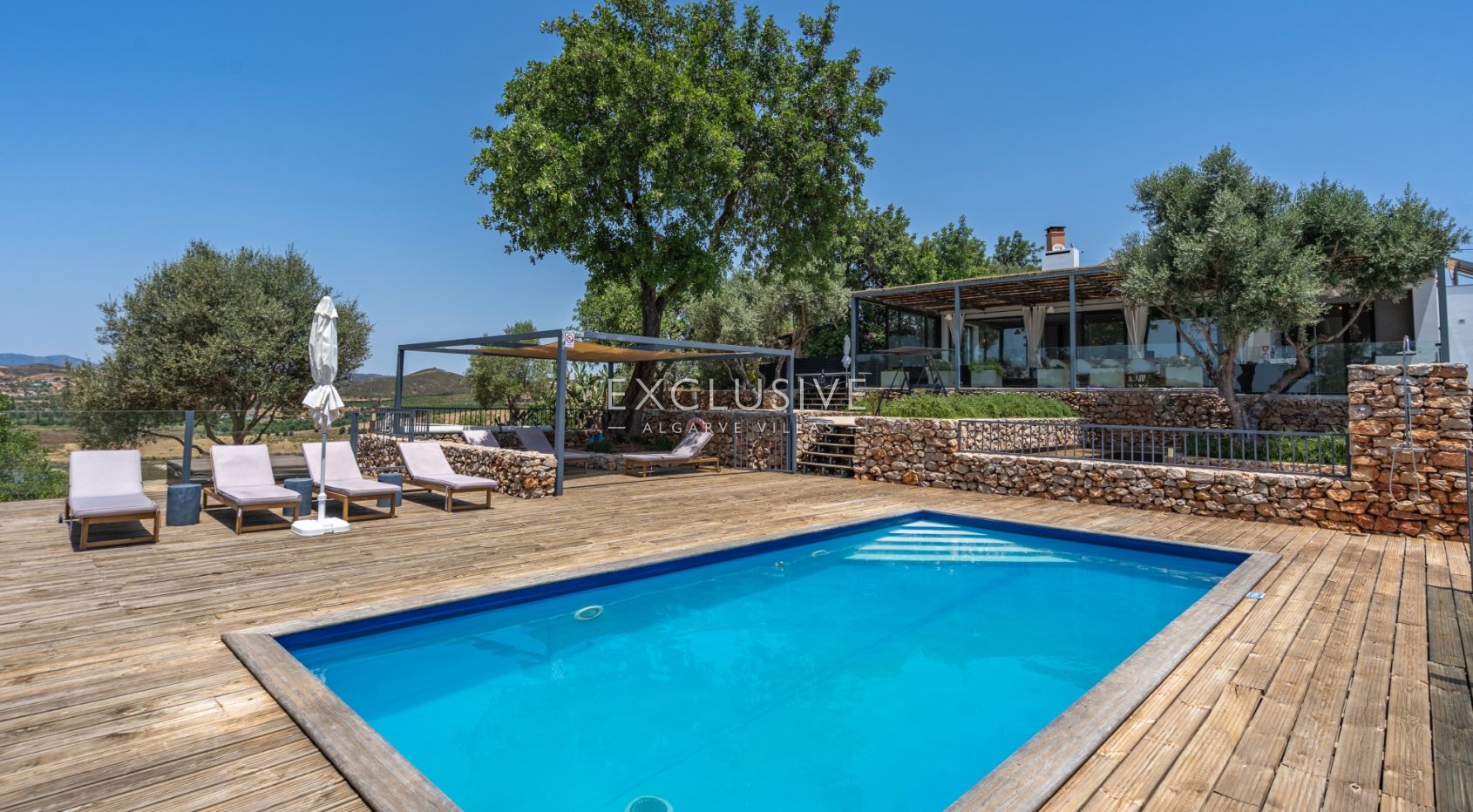Modern 3+1 bed property, with spectacular river views in Silves, Algarve