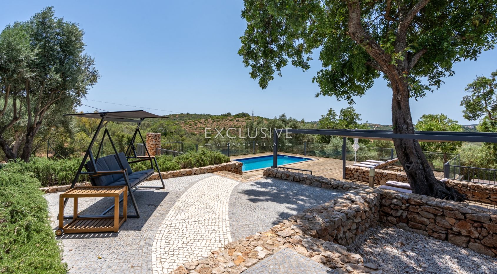 Modern 3+1 bed property, with spectacular river views in Silves, Algarve