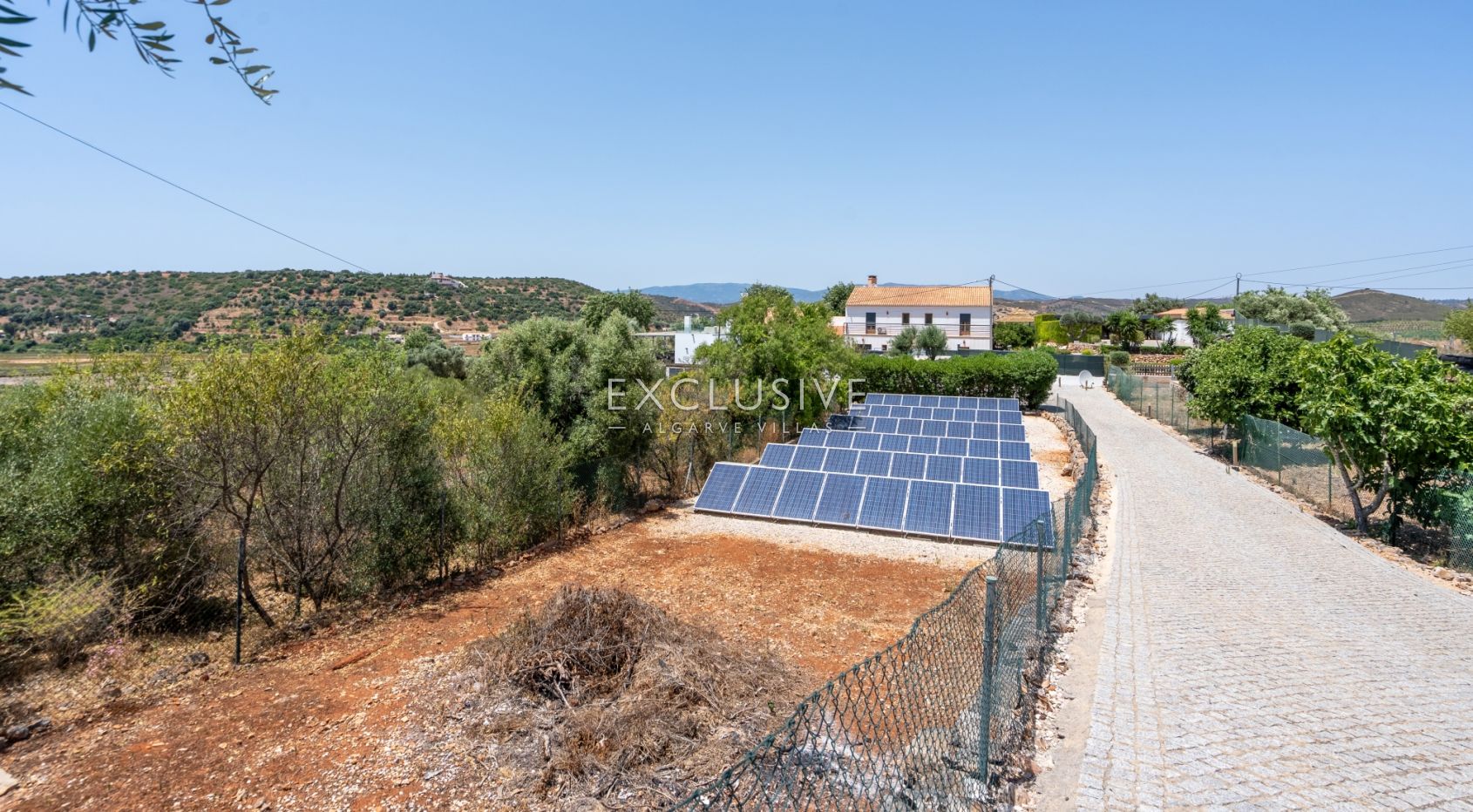 Modern 3+1 bed property, with spectacular river views in Silves, Algarve