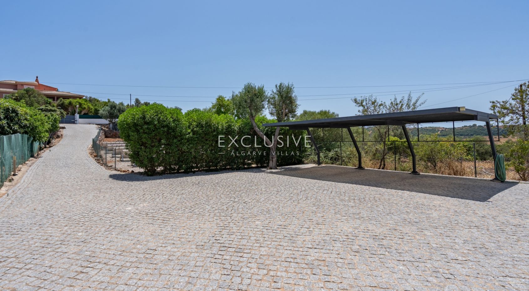 Modern 3+1 bed property, with spectacular river views in Silves, Algarve