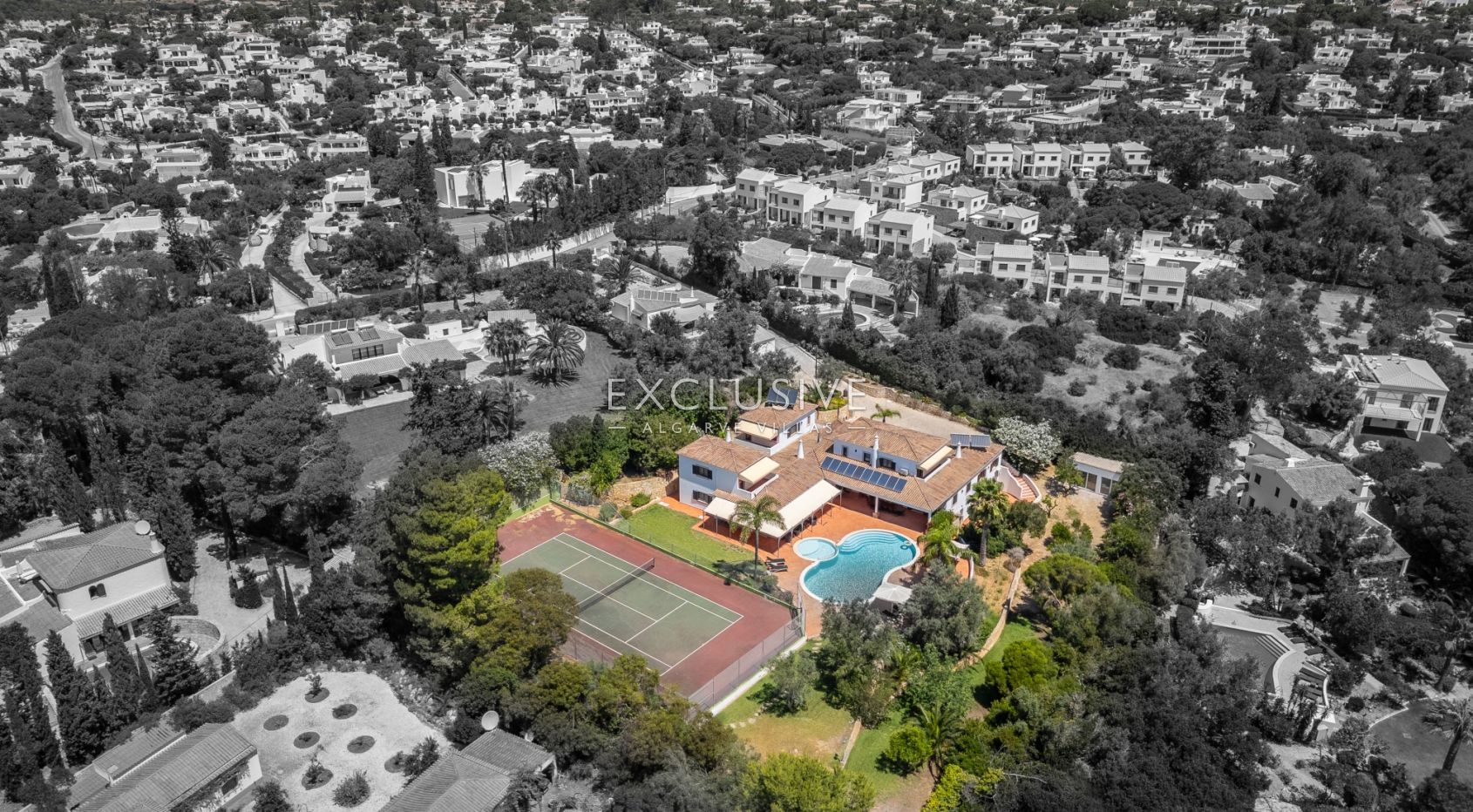 Fantastic 7 bedroom villa with pool and tennis court Carvoeiro, Algarve