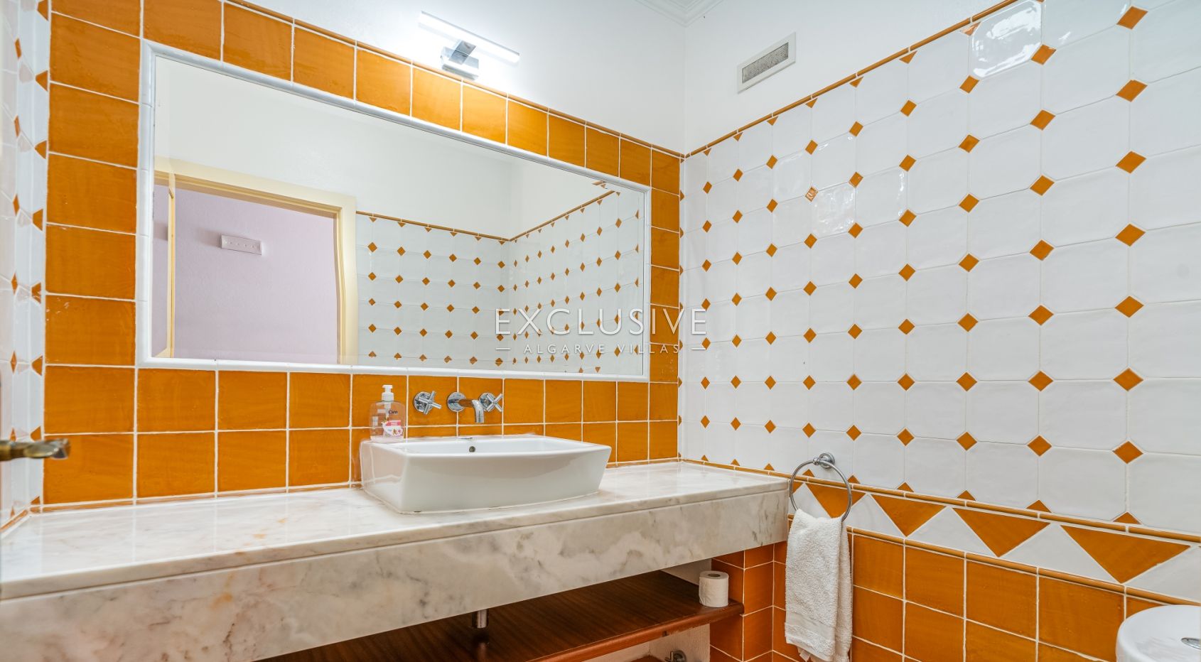 Fantastic 7 bedroom villa with pool and tennis court Carvoeiro, Algarve
