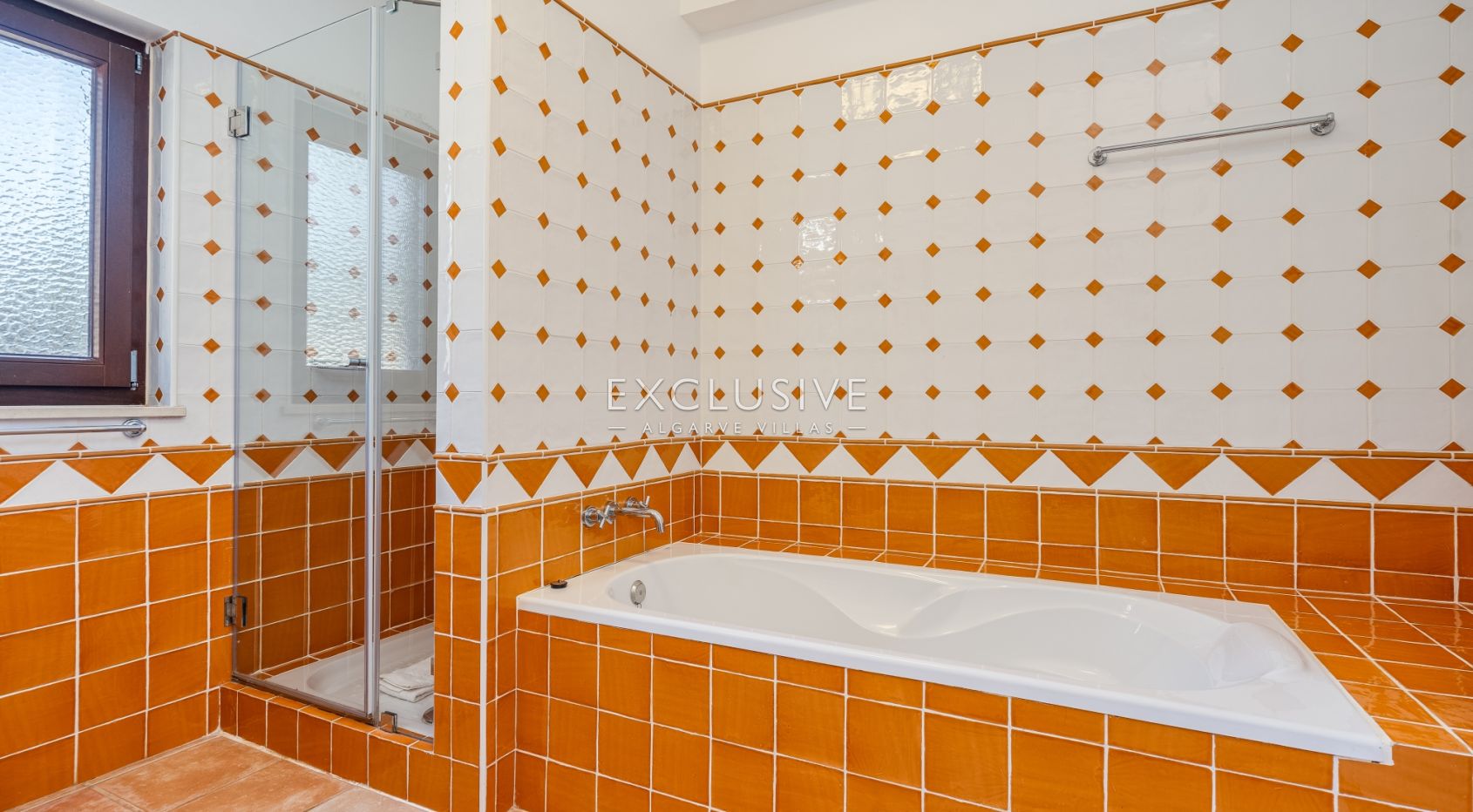 Fantastic 7 bedroom villa with pool and tennis court Carvoeiro, Algarve
