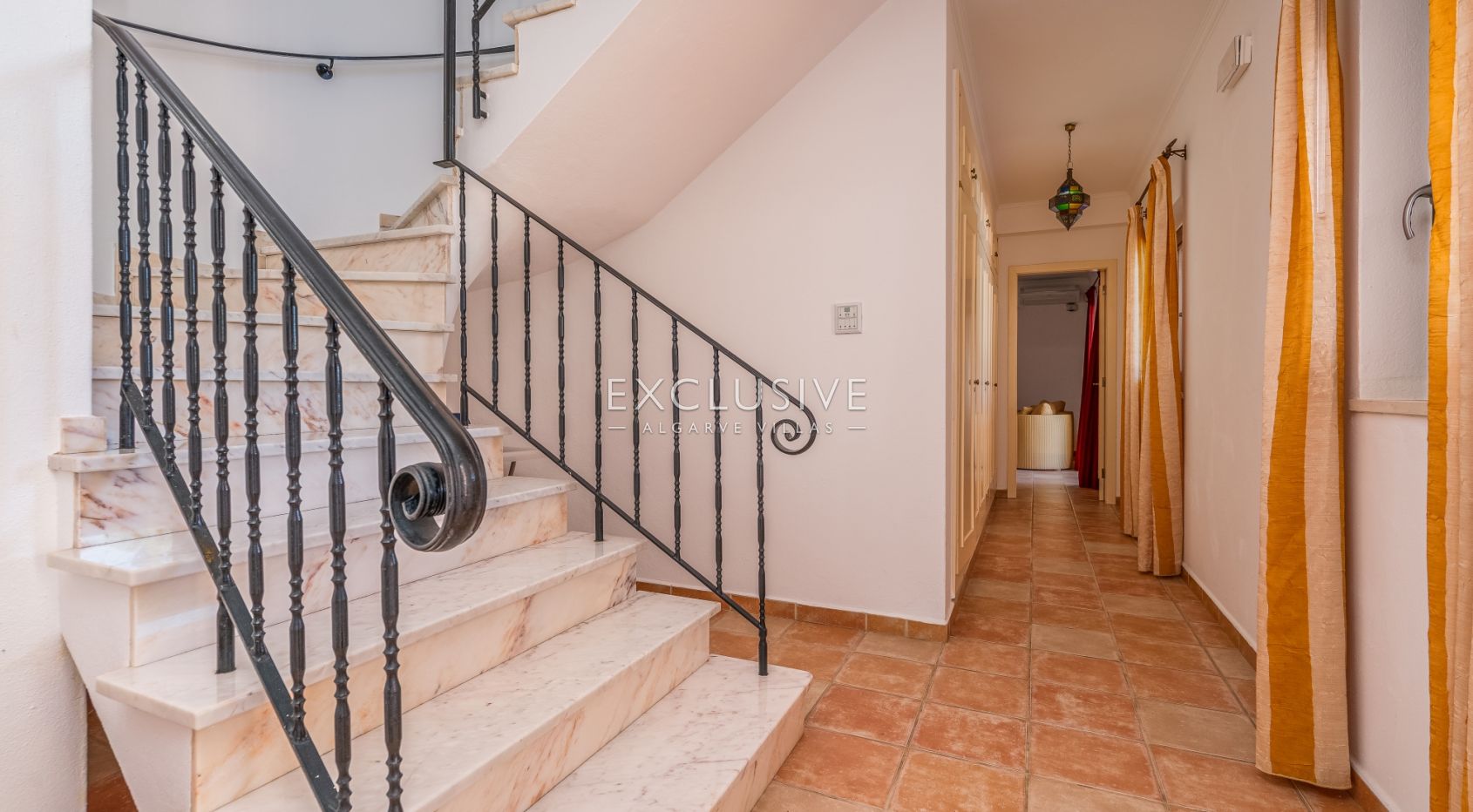 Fantastic 7 bedroom villa with pool and tennis court Carvoeiro, Algarve