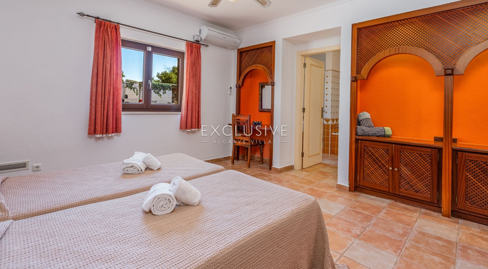 Fantastic 7 bedroom villa with pool and tennis court Carvoeiro, Algarve