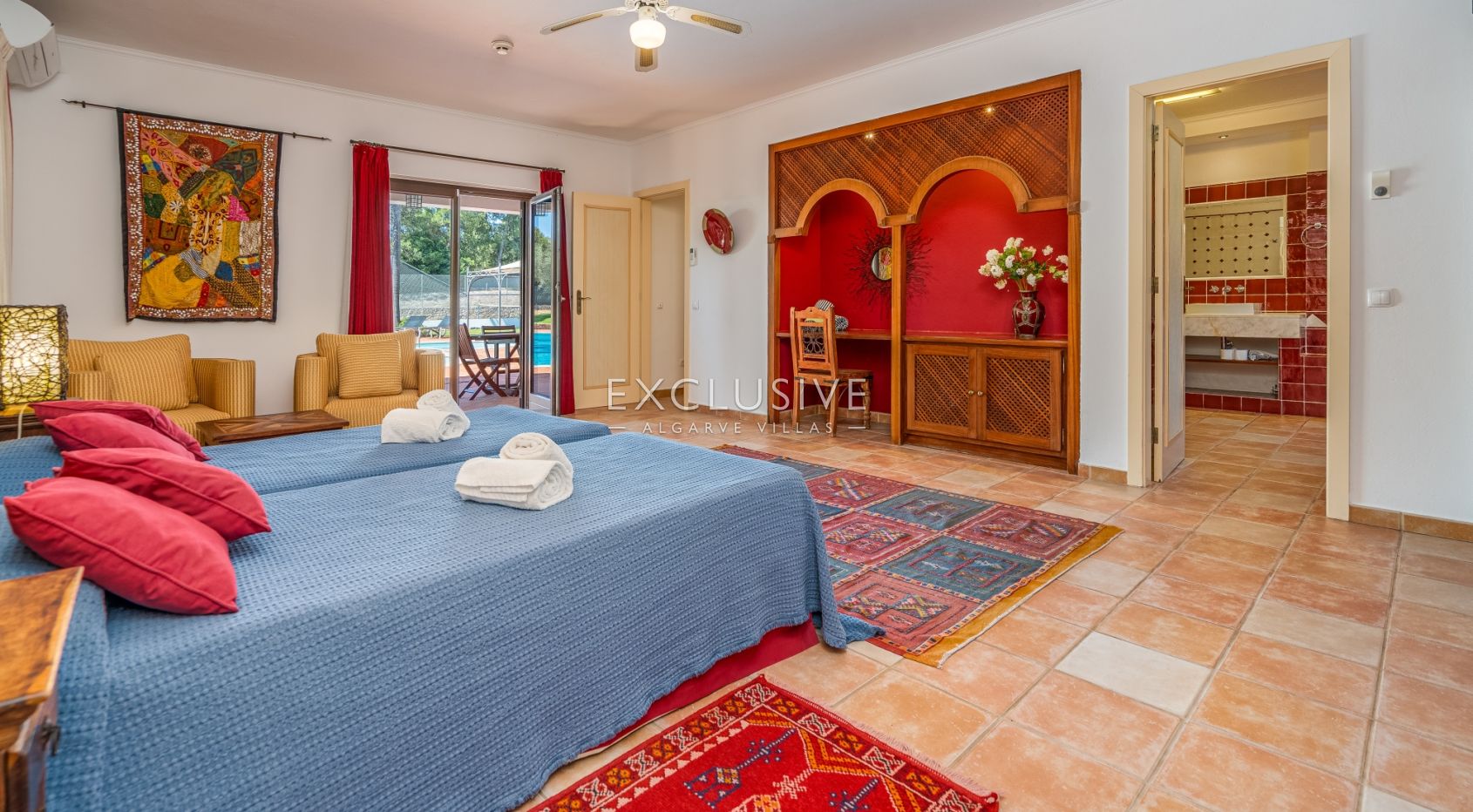 Fantastic 7 bedroom villa with pool and tennis court Carvoeiro, Algarve