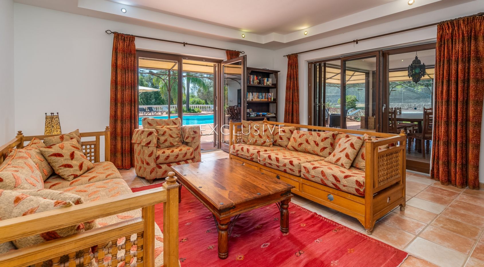 Fantastic 7 bedroom villa with pool and tennis court Carvoeiro, Algarve