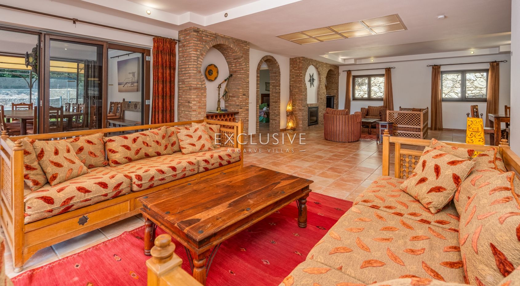 Fantastic 7 bedroom villa with pool and tennis court Carvoeiro, Algarve