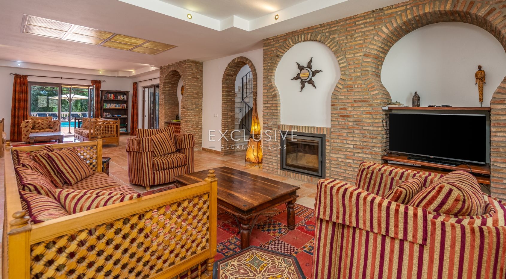 Fantastic 7 bedroom villa with pool and tennis court Carvoeiro, Algarve