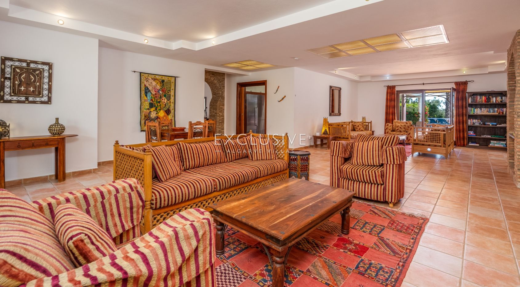 Fantastic 7 bedroom villa with pool and tennis court Carvoeiro, Algarve