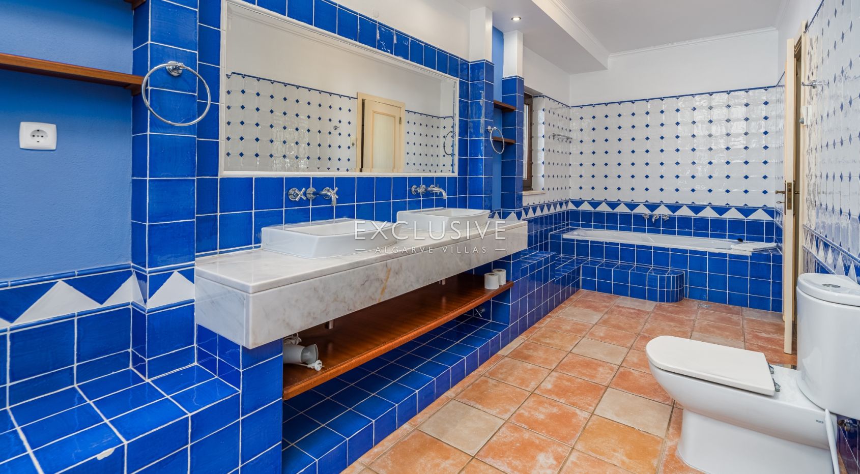 Fantastic 7 bedroom villa with pool and tennis court Carvoeiro, Algarve