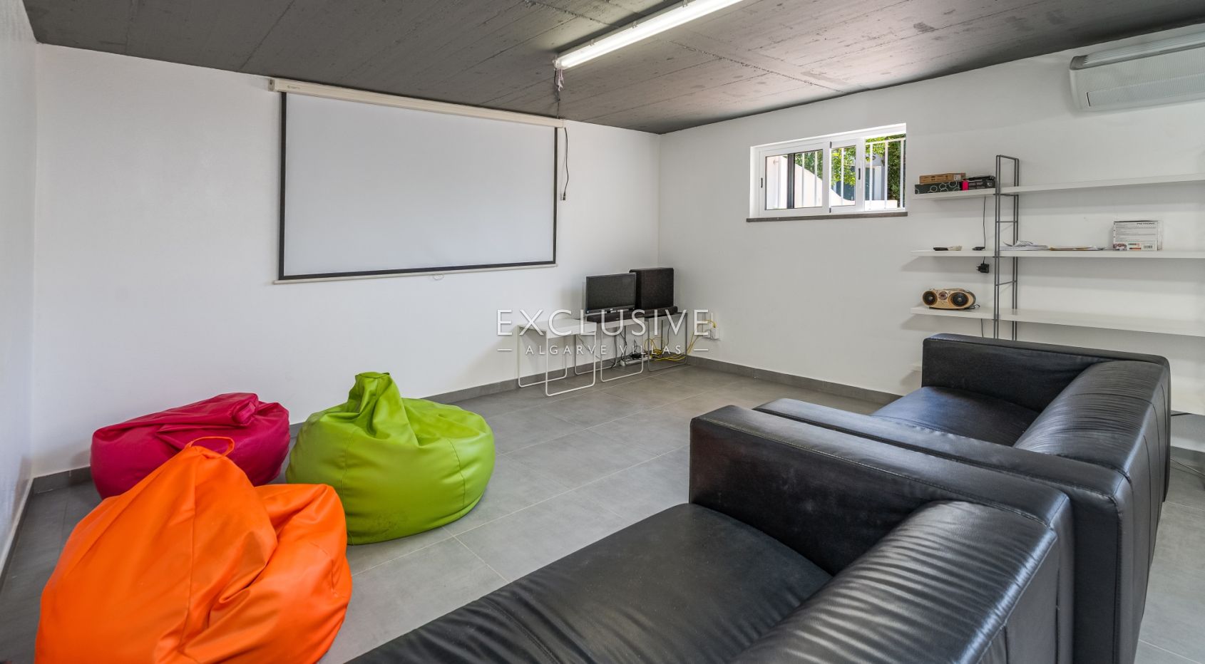 Fantastic 7 bedroom villa with pool and tennis court Carvoeiro, Algarve