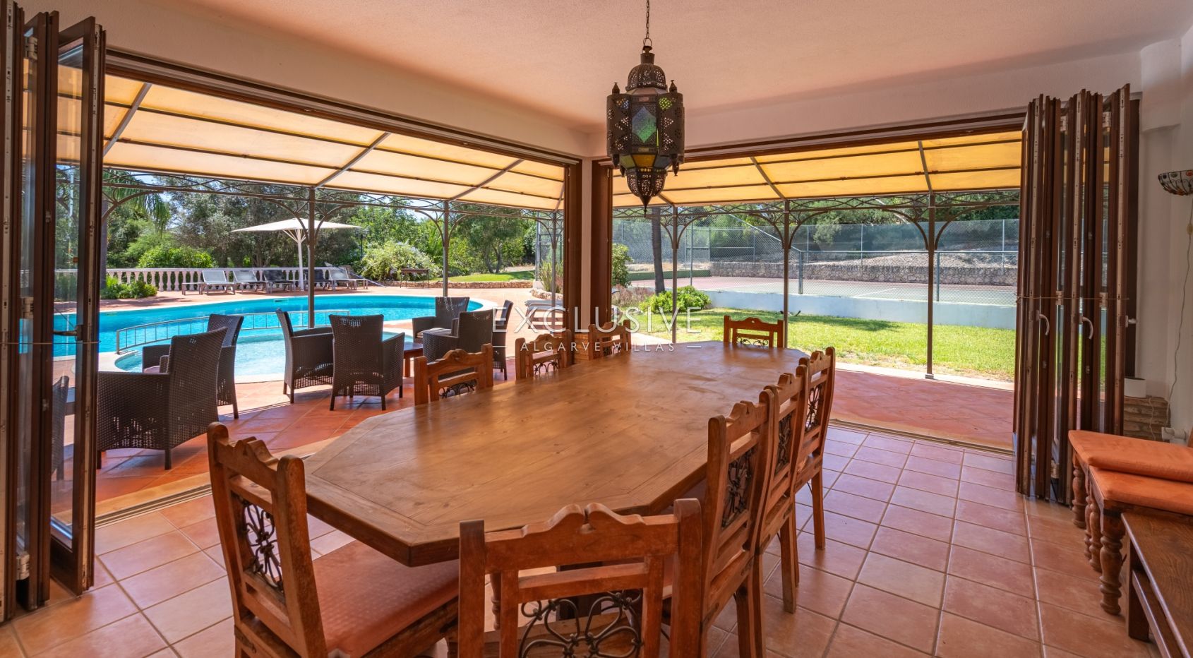 Fantastic 7 bedroom villa with pool and tennis court Carvoeiro, Algarve