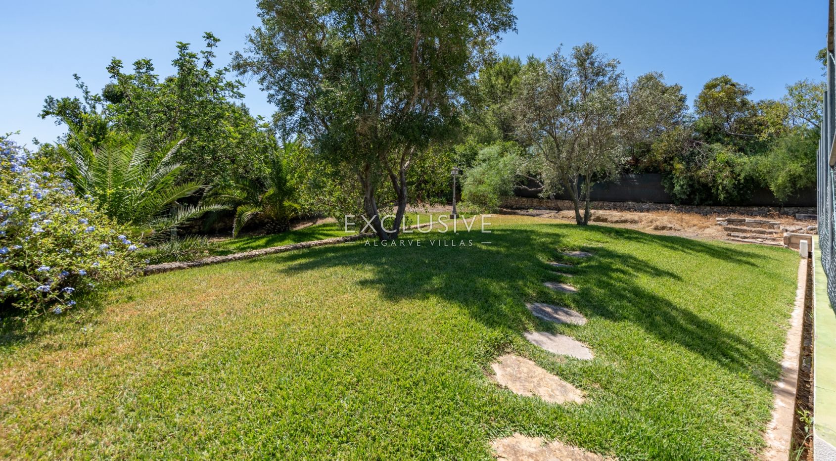 Fantastic 7 bedroom villa with pool and tennis court Carvoeiro, Algarve