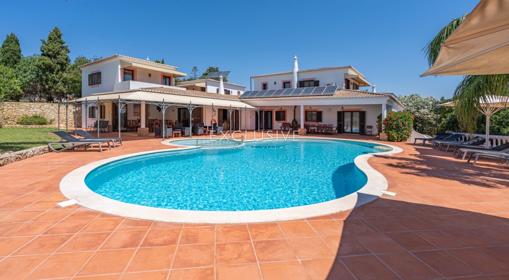 Fantastic 7 bedroom villa with pool and tennis court Carvoeiro, Algarve