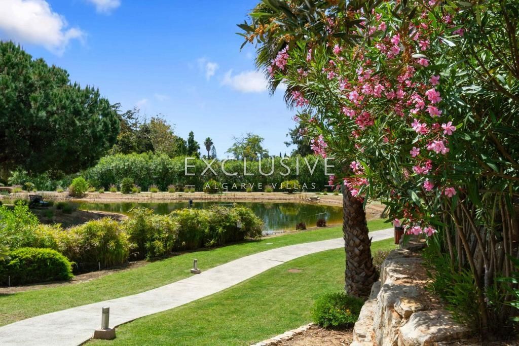 Luxury 3-Bedroom Villa with Private Pool and Sea View in Carvoeiro