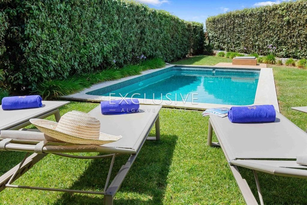Luxury 3-Bedroom Villa with Private Pool and Sea View in Carvoeiro