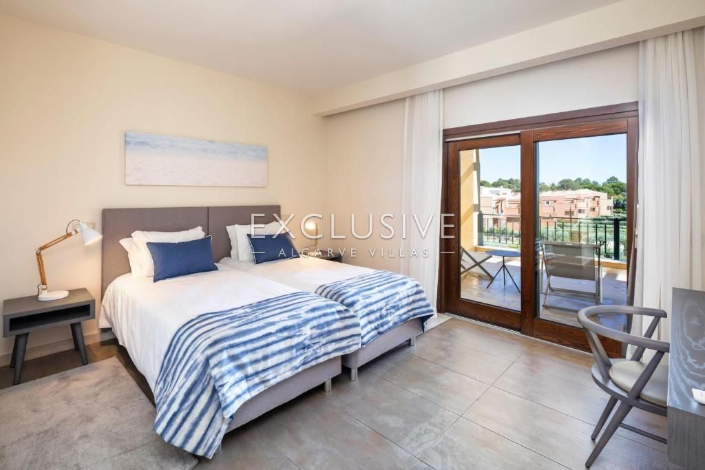 Luxury 3-Bedroom Villa with Private Pool and Sea View in Carvoeiro