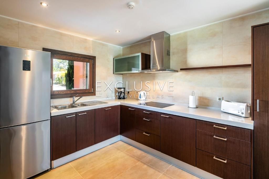 Luxury 3-Bedroom Villa with Private Pool and Sea View in Carvoeiro