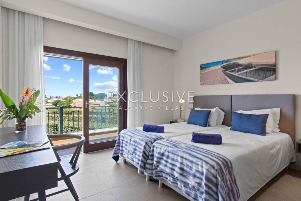 Luxury 3-Bedroom Villa with Private Pool and Sea View in Carvoeiro