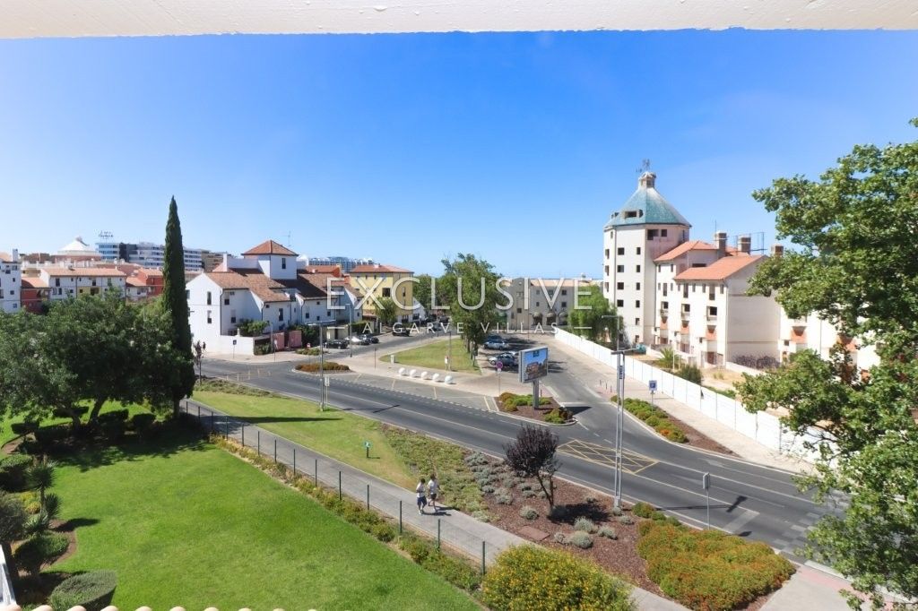 Three Bedroom Spacious Duplex Apartment in Vilamoura