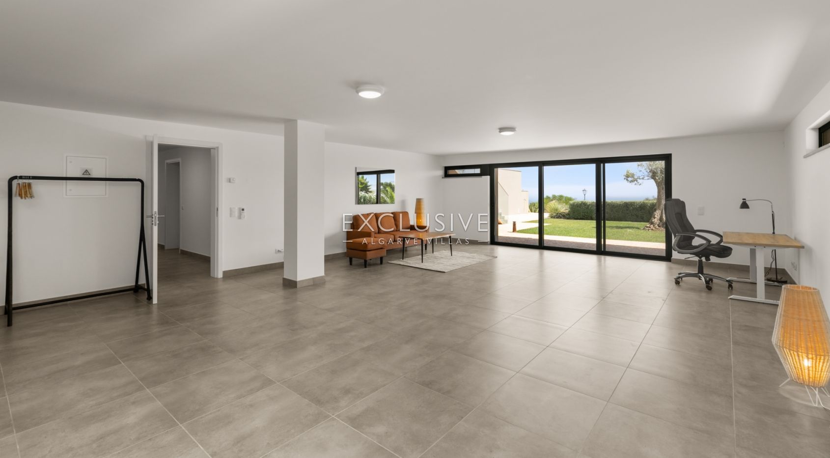 Villa with stunning sea views and walking distance to beach and centre, Praia da Luz, Lagos