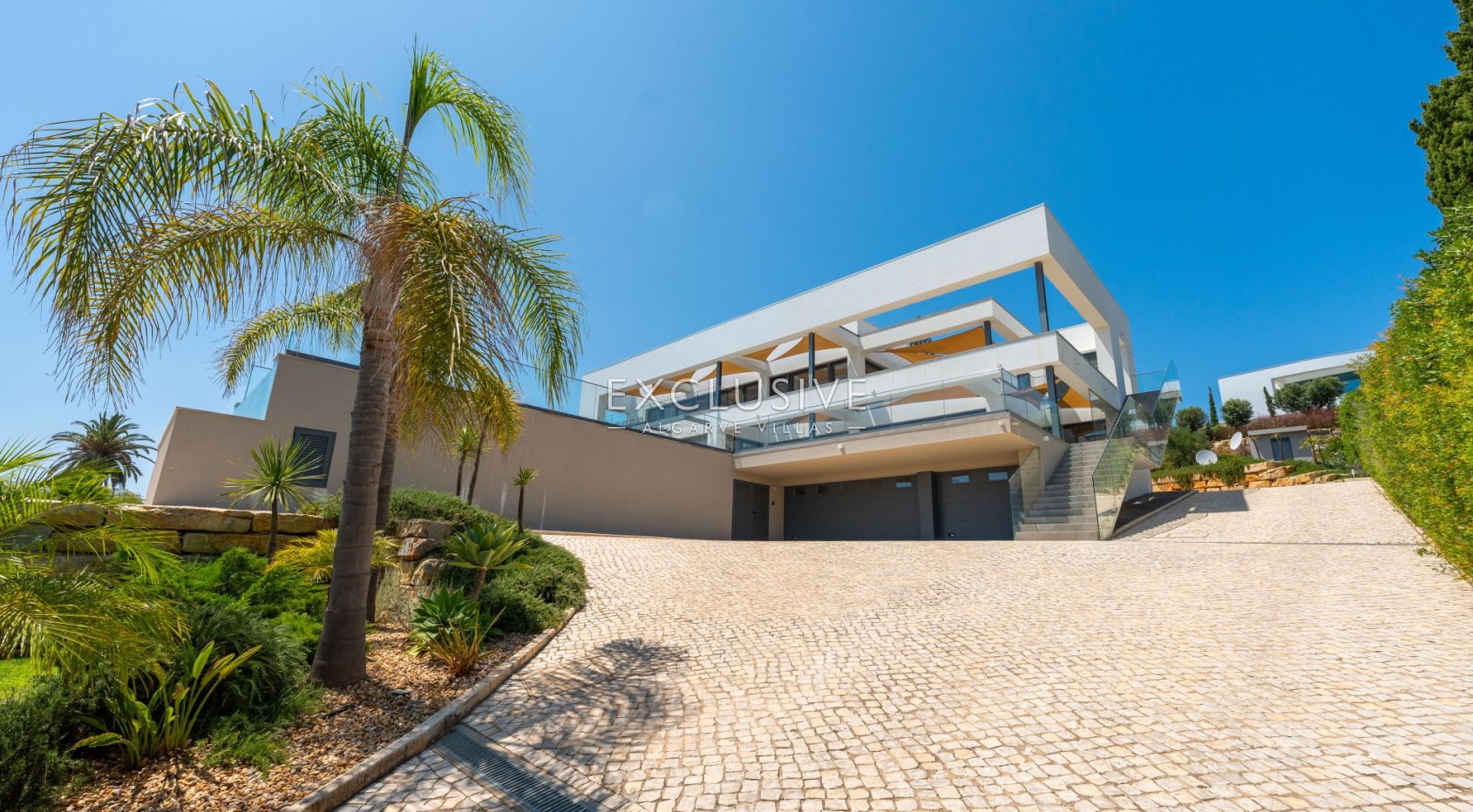 Villa with stunning sea views and walking distance to beach and centre, Praia da Luz, Lagos