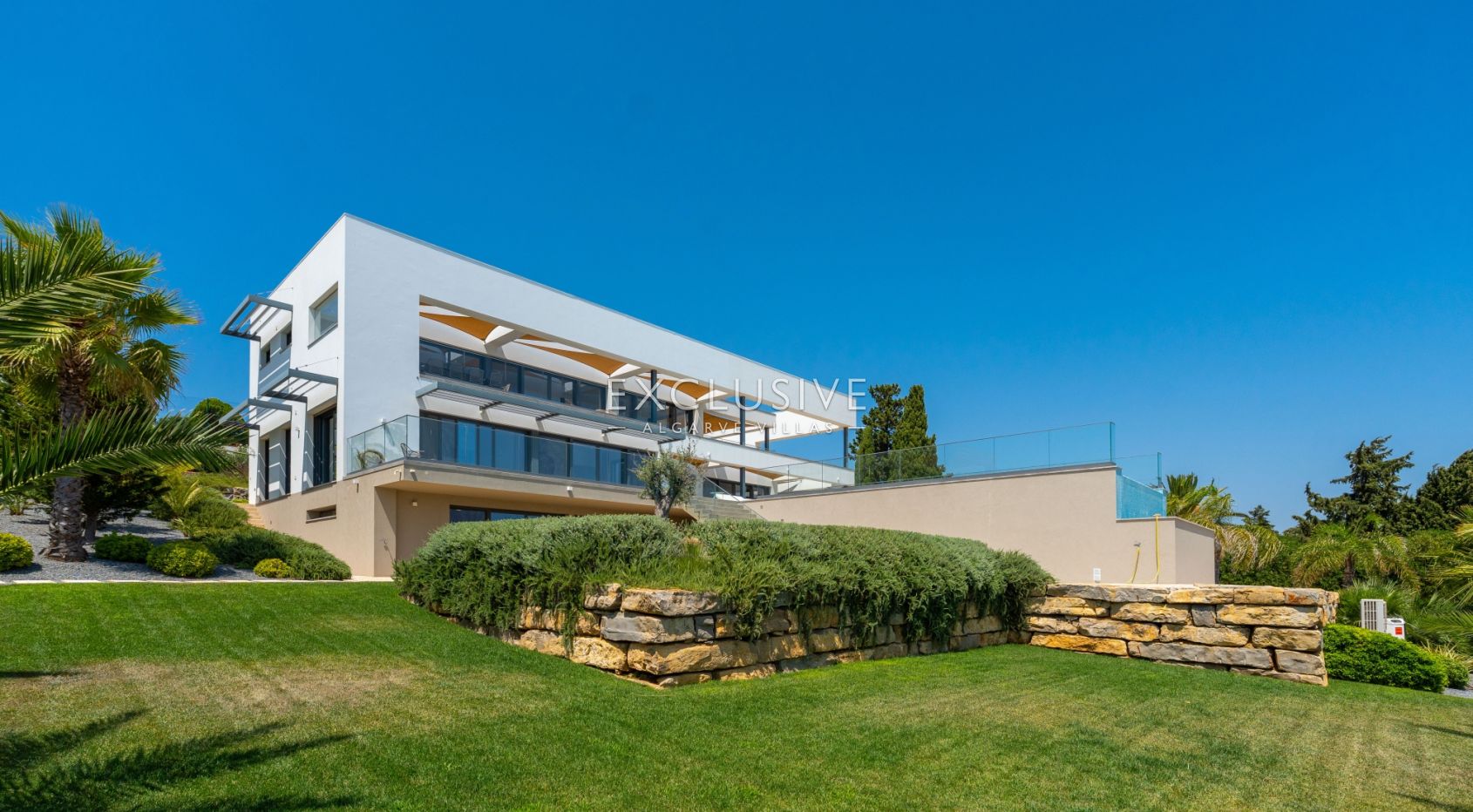 Villa with stunning sea views and walking distance to beach and centre, Praia da Luz, Lagos
