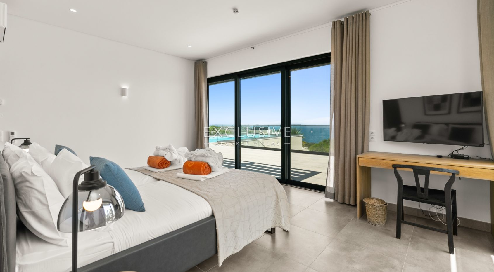Villa with stunning sea views and walking distance to beach and centre, Praia da Luz, Lagos