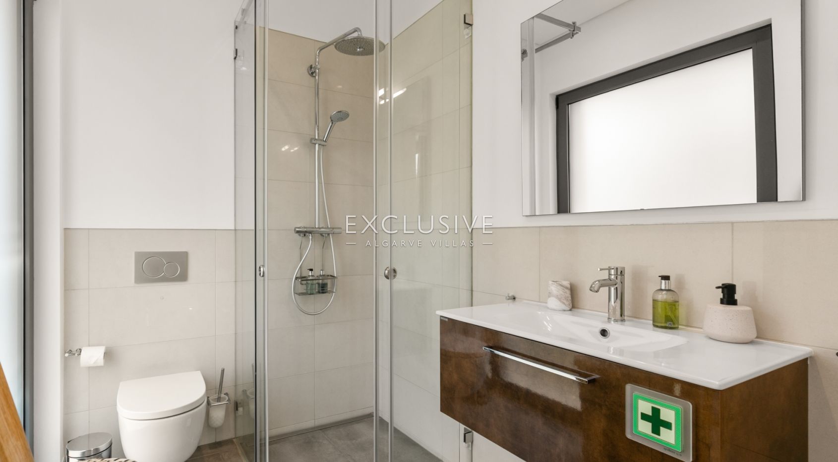 Villa with stunning sea views and walking distance to beach and centre, Praia da Luz, Lagos