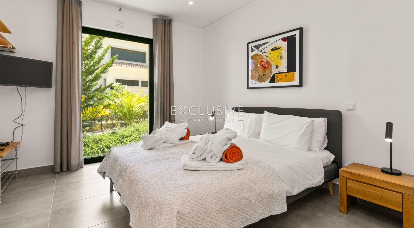 Villa with stunning sea views and walking distance to beach and centre, Praia da Luz, Lagos
